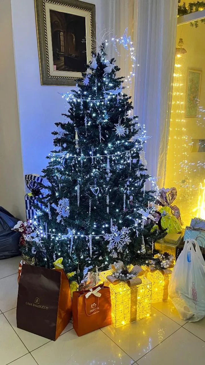 Árvore e itens de natal