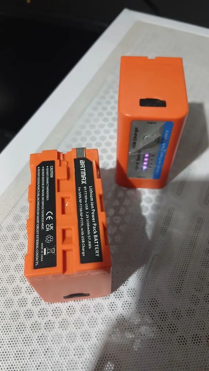 Bateria NP para monitores e câmeras 180$ cada - Foto 3