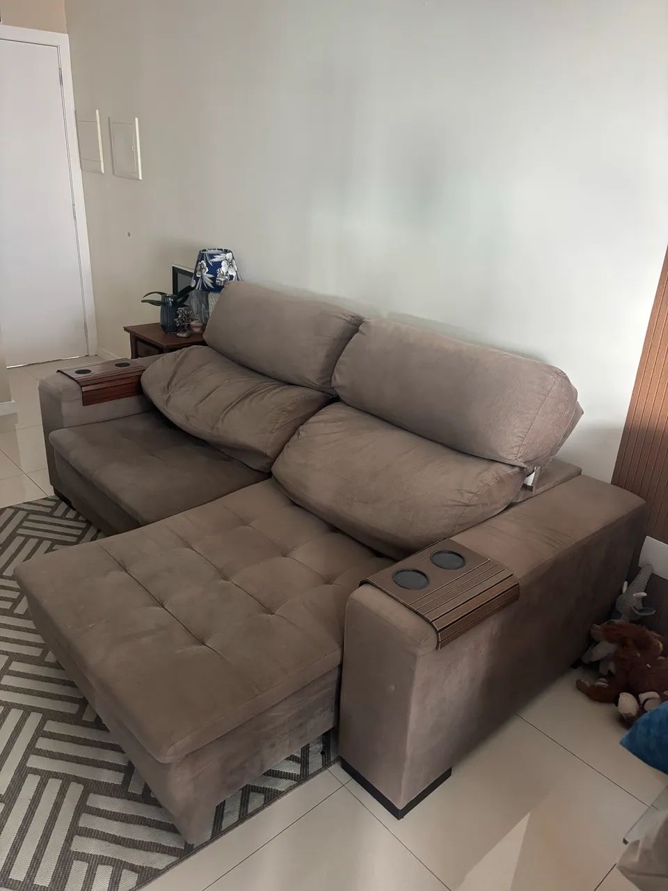 Vendo SOFÁ e MESA COM TAMPO VIDRO - Foto 4