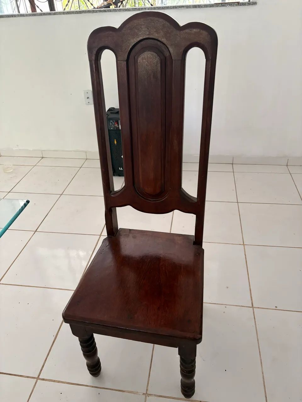 Mesa em madeira maciça 