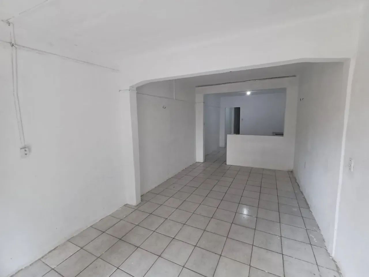 IMÓVEL AMPLO E VERSÁTIL EM LOCALIZAÇÃO PRIVILEGIADA! - Foto 5