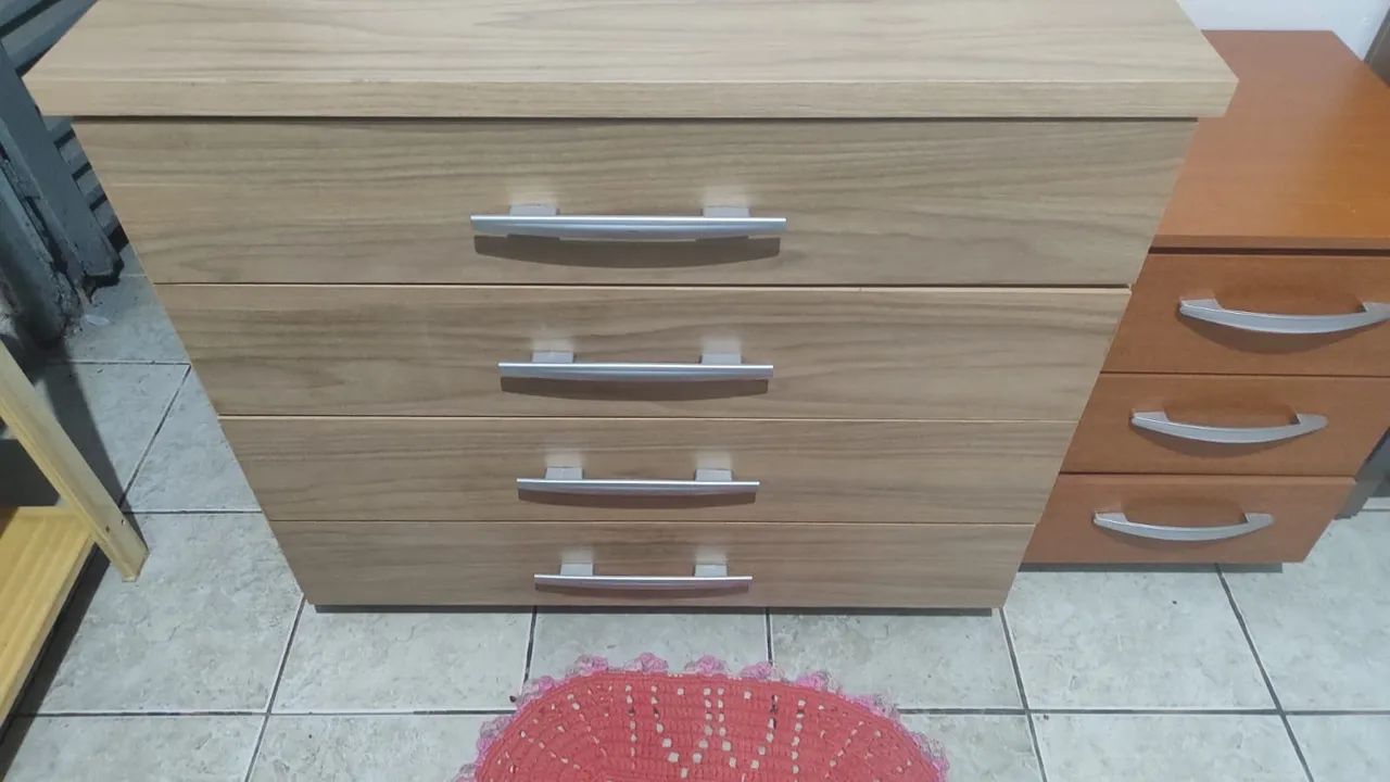 Cômoda em bom estado 