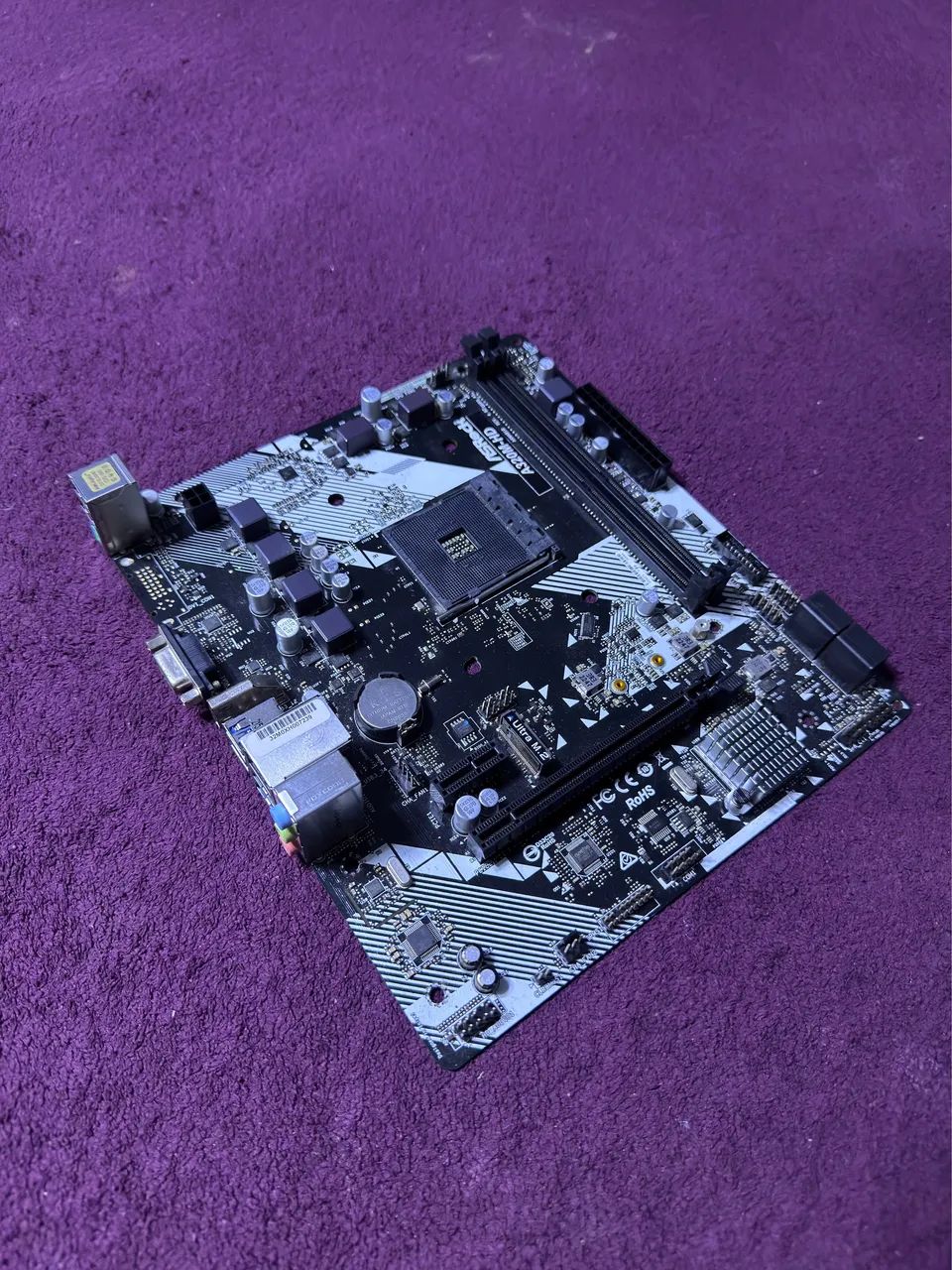 Placa-mãe ASRock A320M-HDV R4.0 ? COM DEFEITO/ PARA REPARO 