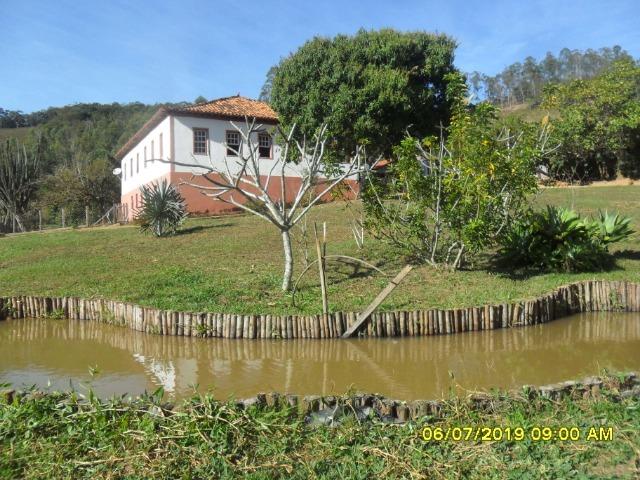1313/Bela fazenda de 32 ha com linda casa antiga e restaurada