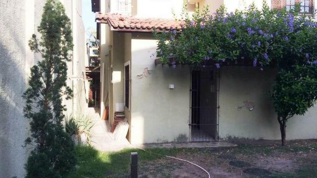 Casa duplex solta, 220 m² de área privativa, 6 vagas , 4 dormitórios - Foto 2