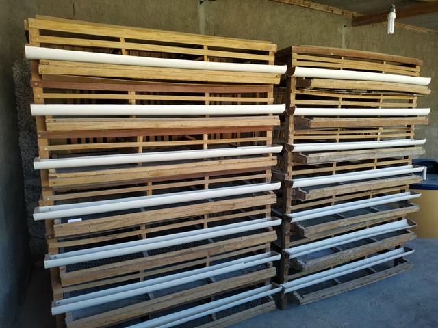 Vendo 2 gaiolas para codorna capacidade pra 700 codornas - Foto 2