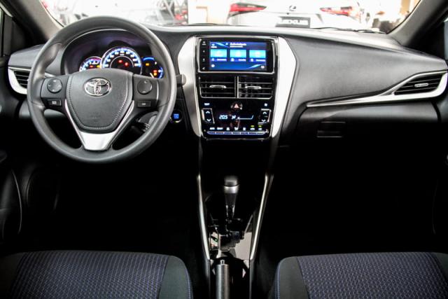 TOYOTA YARIS HATCH XL PLUS AT 19/20 - Foto 13