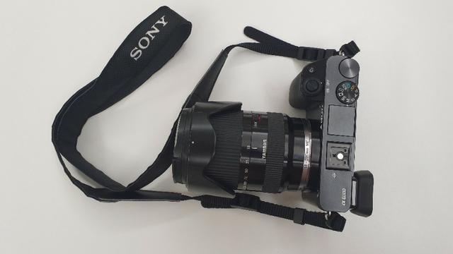 Câmera Sony A6000 com Lente Tamron 18-200mm F/3.5-6.3 Di III Vc - Pouco uso - Novo preço - Foto 2