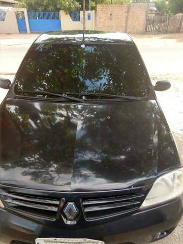 Vendo um Renault Logan 1.6 , 4 portas ano 2007. Completo. Documento em dias valor R$9.000 - Foto 5