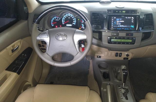 TOYOTA HILUX SW4 3.0 SRV 4X4 7 LUGARES 16V TURBO INTERCOOLER DIESEL 4P AUTOMA. - Foto 6