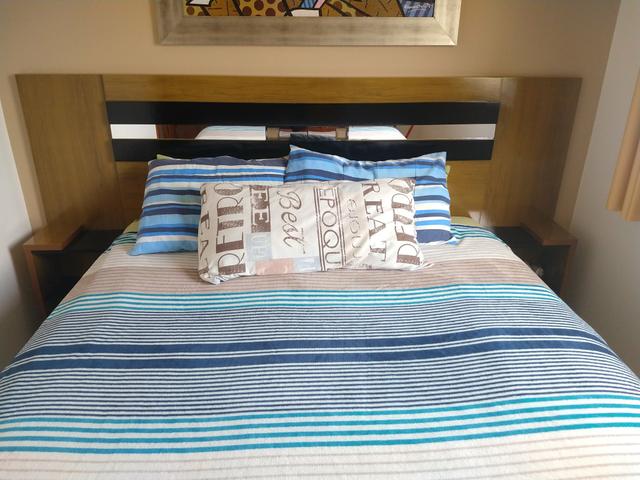 Cabeceira de cama com criado mudo - Foto 2