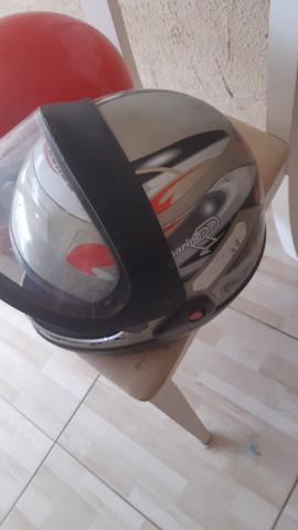 Capacete