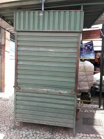 Banca em material metálico (ferro)