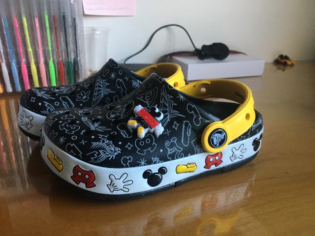 crocs led mickey