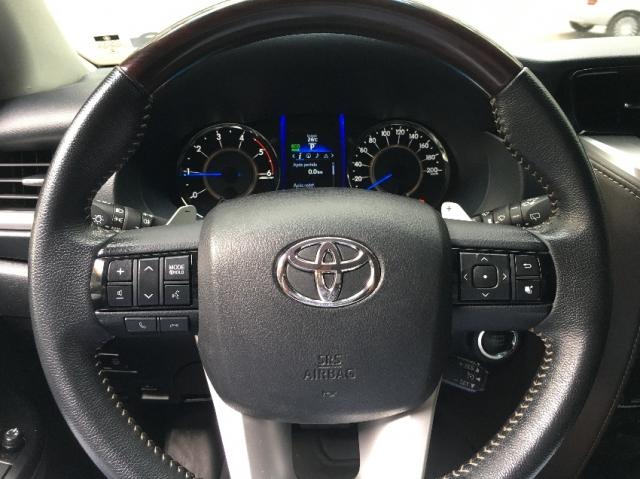 Toyota Hilux Sw4 Srx 4P - Foto 17
