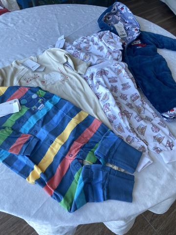 Pijamas e macacão