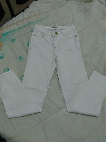 Calça jeans branca tam: 38 Cós alto, R$20 - Foto 4