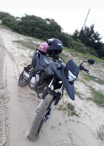 XRE 300, COR PRETA.