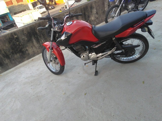 VENDO SE UMA HONDA FAN 150 ANO 2015