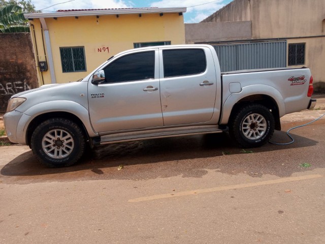 HILUX