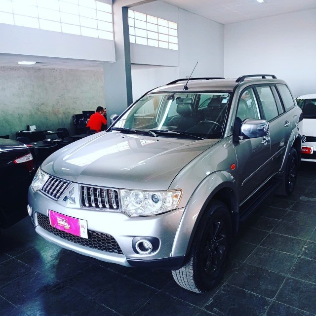 PAJERO DAKAR HPE 4X4 7LUGARES