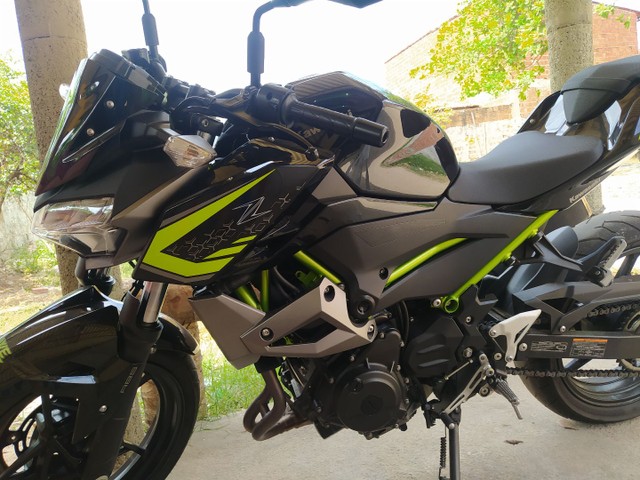 KAWASAKI Z400