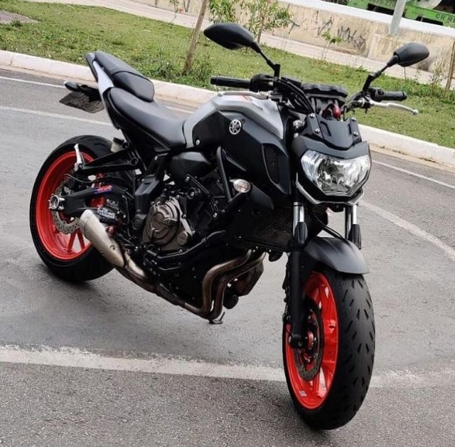 YAMAHA MT-07
