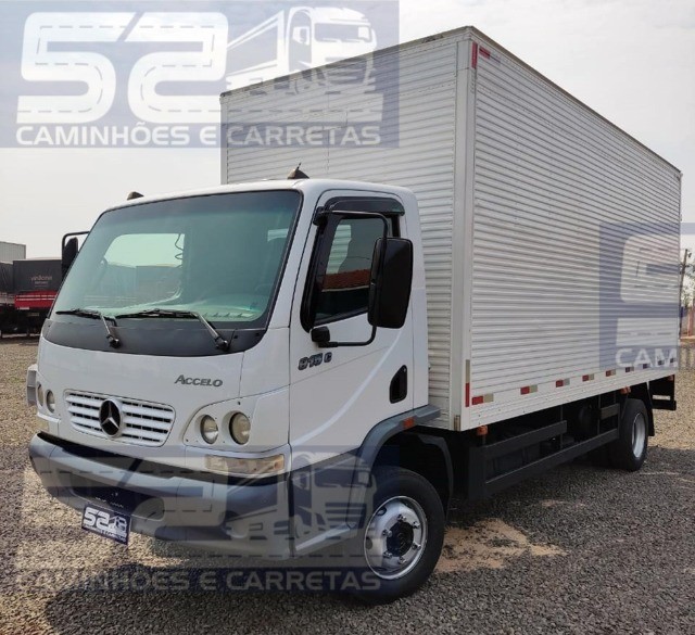 MERCEDES BENZ ACELLO 915C BAÚ 2011/11