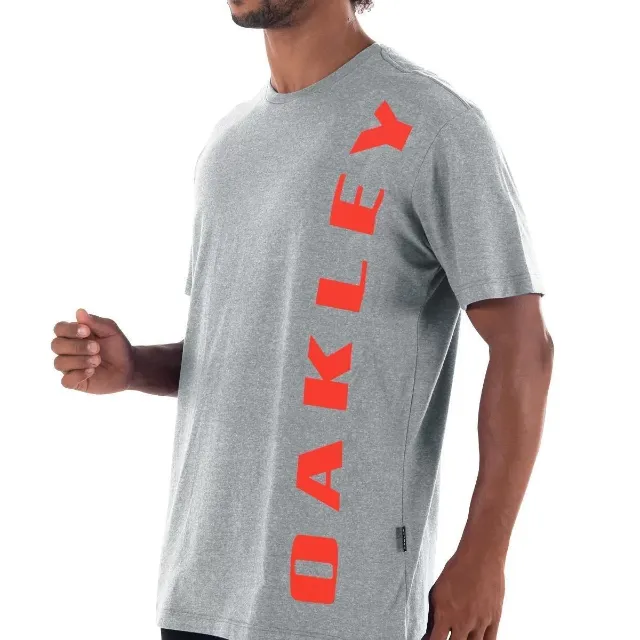 OAKLEY Camiseta masculina cinza mescla estampa preta caveira G - Second  Hand / Brecho