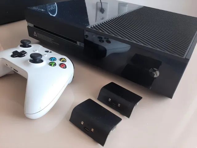 Xbox One S 500GB funcionando perfeitamente 1 controle e jogos no HD