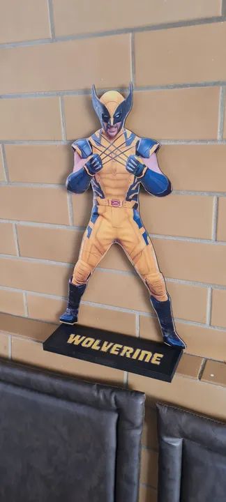 Totem wolverine 47cm altura por 25cm  - Foto 4