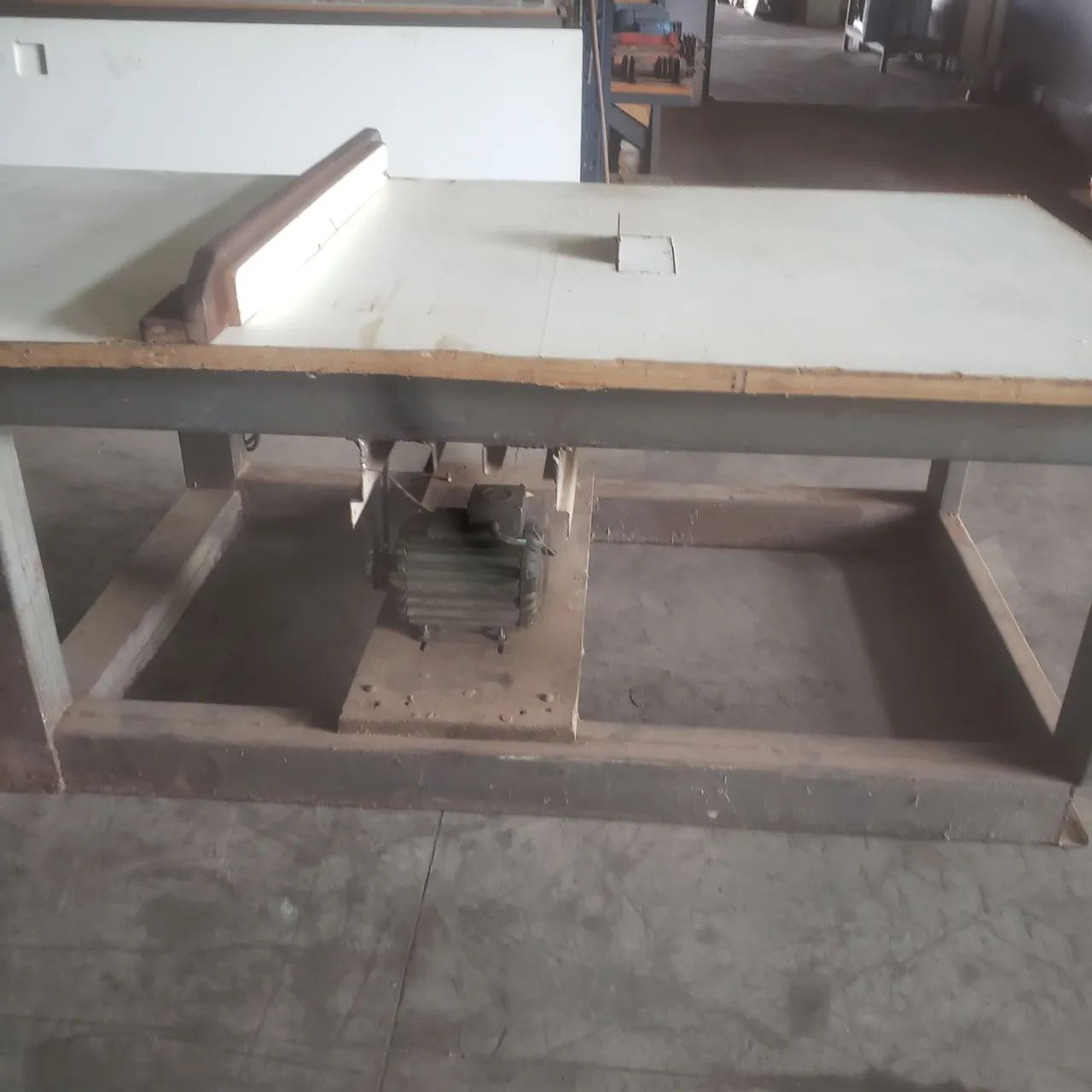 Serra circular grande comum - Foto 3