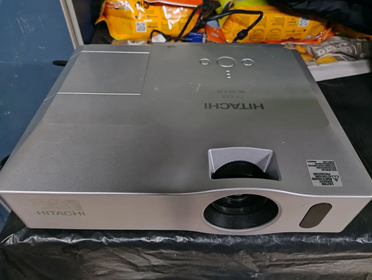 Projetor Hitachi CP-X201 3LCD - Perfeito para apresentações!