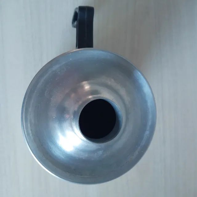 Antiga  Leiteira  em Metal     linda peça Vintage Pop Arte do Russo . - Foto 2