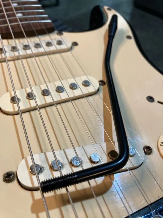 Alavanca preta pra guitarra 6mm - Foto 5
