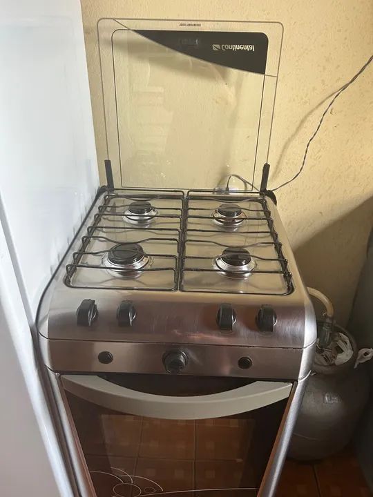Fogão Continental 4 bocas com forno