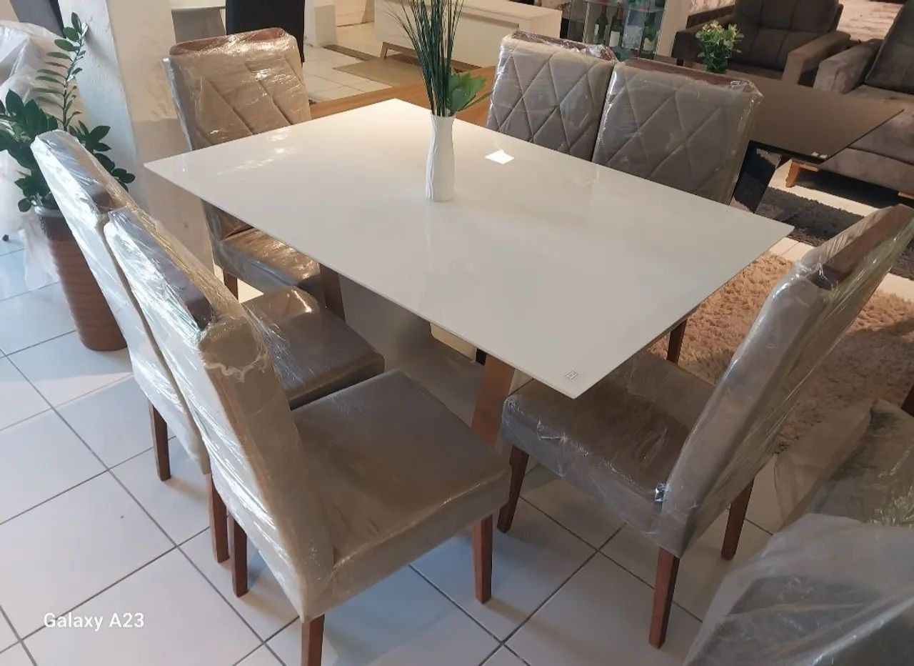 Conjunto Mesa Laqueada com 6 Cadeiras P.R.O.M.O.Ç.Ã.O (Nova) 135x90