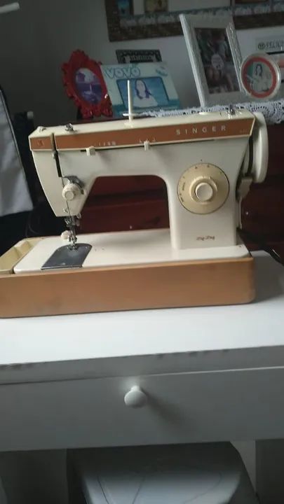 Máquina de Costura Singer - Usada em Excelente Estado