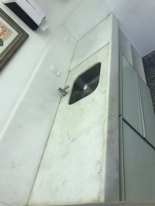 Pias de cozinha em mármore branco
