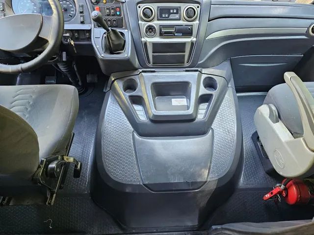 Micro ônibus Volare W9 Rodoviario 2015 com 32 lugares - Foto 6