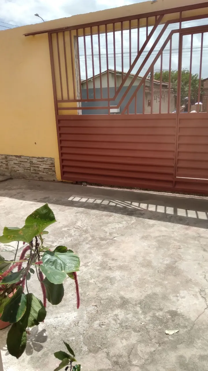 ALUGO ESSA CASA