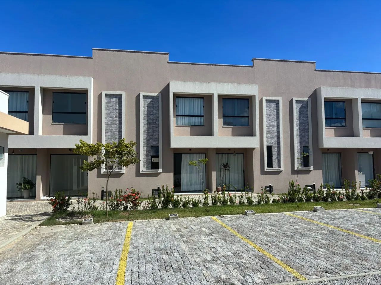 Alugo duplex em condominio fechado em Nova Parnamirim, Parque das Árvores