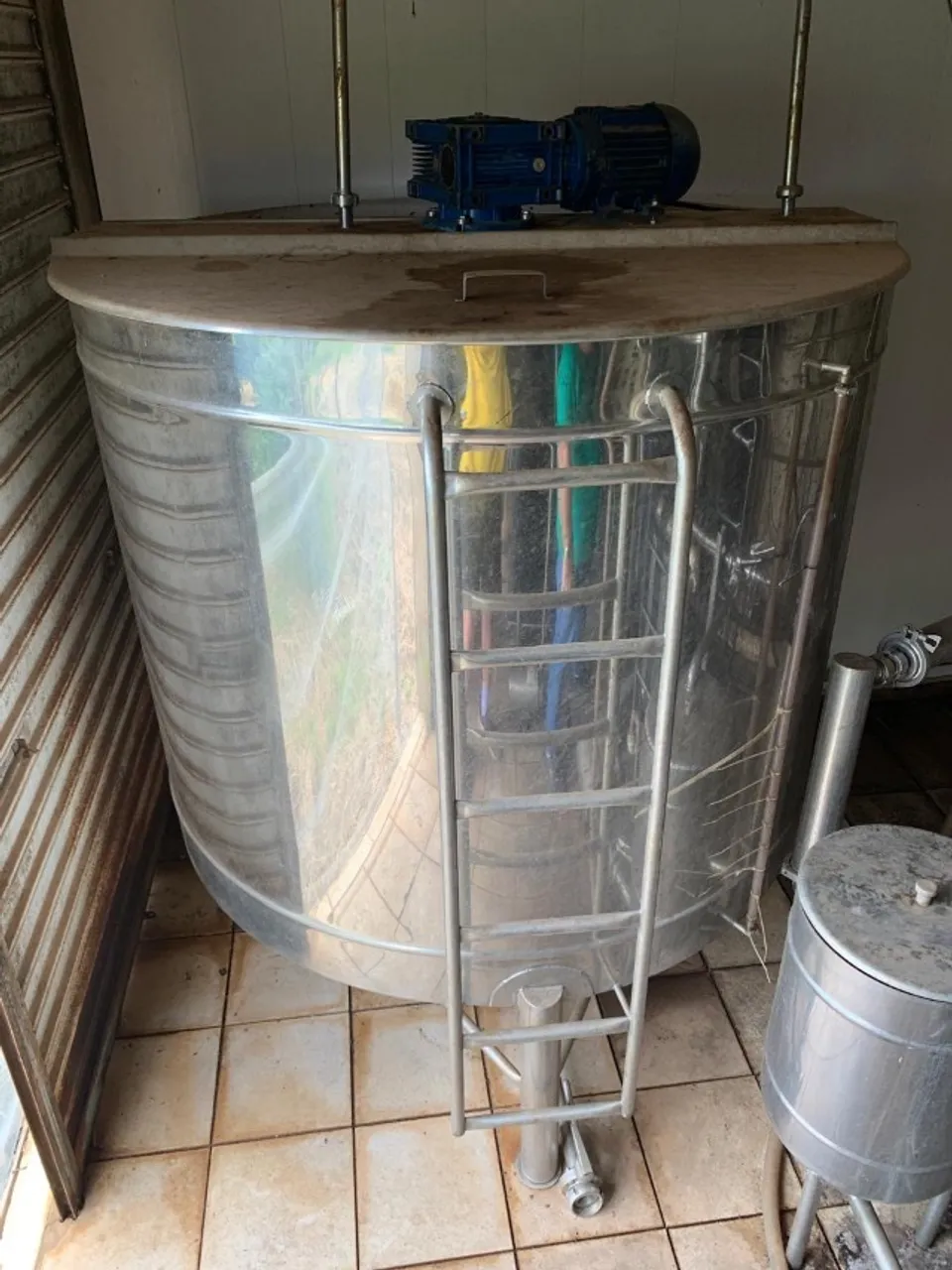 Tanque 2000L Aço inox, troco em carro ou moto.
