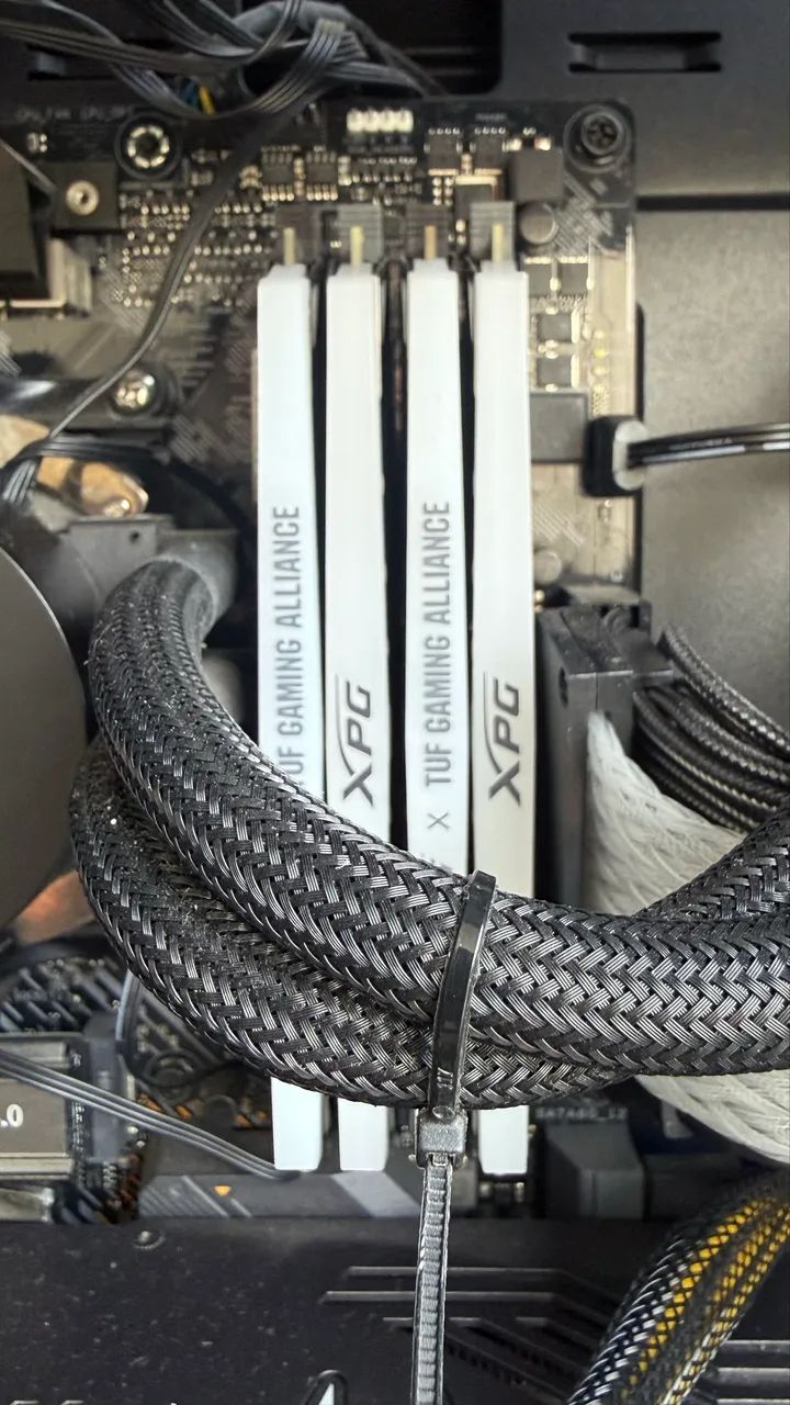 PC Gamer Monstro! RTX 3070 Ti, Ryzen 7 5800X, 32GB RAM - Foto 3