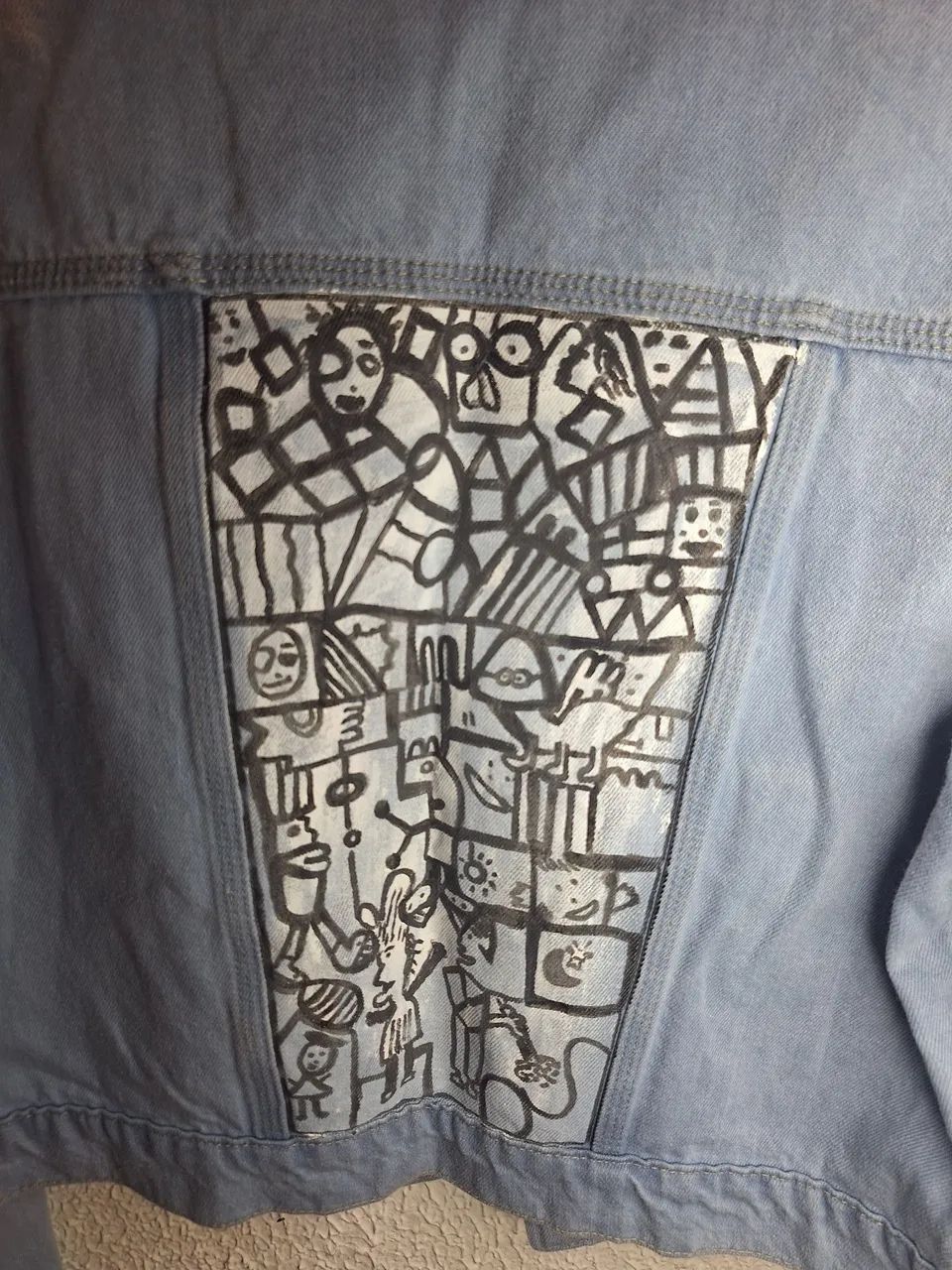 Jaqueta Jeans Pintada a mão  - Foto 3