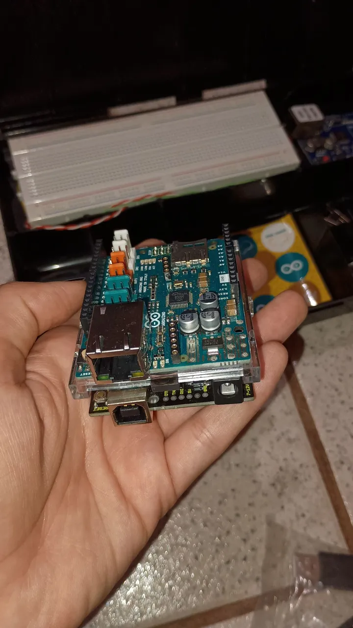 Arduino mais 2 Ethernet Shield mais 2 kits periféricos