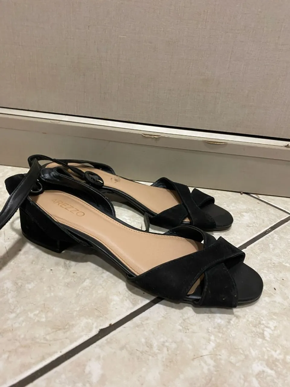 Sandália Preta Arezzo