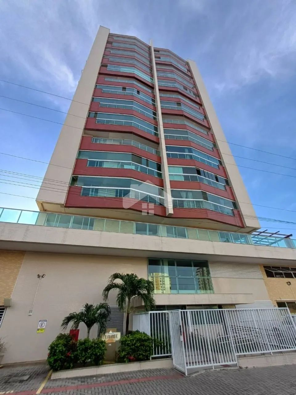Apartamento MOBILIADO no Condomínio Le Monde 2/4, 2 suítes, 2 vagas - Atalaia - Foto 3