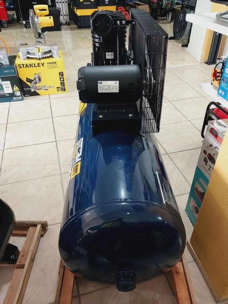 Compressor de ar 250L e 175Lbs e 5hp Trifásico Storm 600 20pcm - Pressure (Loja) - Foto 4