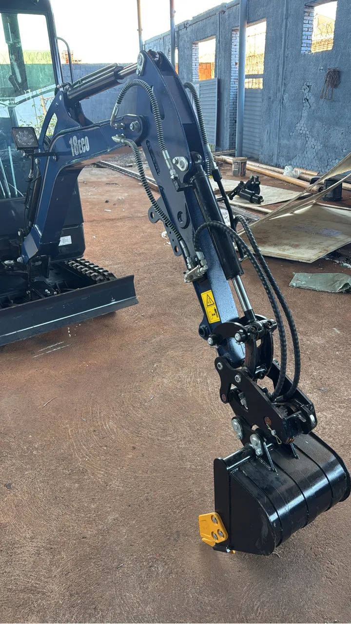 MINI ESCAVADEIRA  - Foto 6